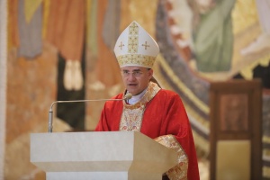biskup robert chrząszcz